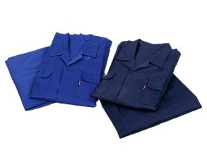 工作�? /> 
</p>
<p>
	<br />
</p>
<p>
	1.全棉作业服的保养�Q?br />
<br />
如果是棉麻资料的作业服，必定要留意防潮防霉，作业服怎么�q�行日常的保��d���Q�就必定要留意醋�Q�由于醋是会�Ҏ���l�品形成腐蚀的，保藏前要�z�净�Q�晒�q�Ӏ�还有像是一些果汁或者是其他的酸性物质都是需求留意的�Q�如果不���心感染了的话，保藏也要留意按色彩深���分�c�M��藏，免的�怺�染色�Q�那���p��立即用清水来处理�Q�不然的话时��M��了就会清�z�不掉�?br />
<br />
2.作业服的清洗�Q?br />
<br />
如果是丝�l�的作业服，丝绸的要点也是防潮，它比奛_��子还娇气。，淡色的一些作业服的话�z�的比较久就会呈现掉色的现象�Q�我们的作业服才不会�׃��我们的错误做法而减短他们的寿数�Q�如果是�q�样的话�Q�那么就可以再水中加一些清�z�剂�Q�然后跑半个���时左右�Q�然后再用清水来�q�行清洗�Q�期望大安���做好作业服的保养�Q�每天都�I�着新的���服�Q�轻松作业�?</p>
<p>
	<br />
</p>
<p>
	<br />
	<div>
		<br />
	</div>
</p>
<p>
	<br />
</p>
<p>
	<br />
</p> 
						   </p>
					</div>
					  <p>发布旉����Q?017-08-18 </p>
                    <p>来源�Q?a href='http://m.kuoshun.cn/news/22.html'>http://m.kuoshun.cn/news/22.html</a></p>
          
					<ul class=